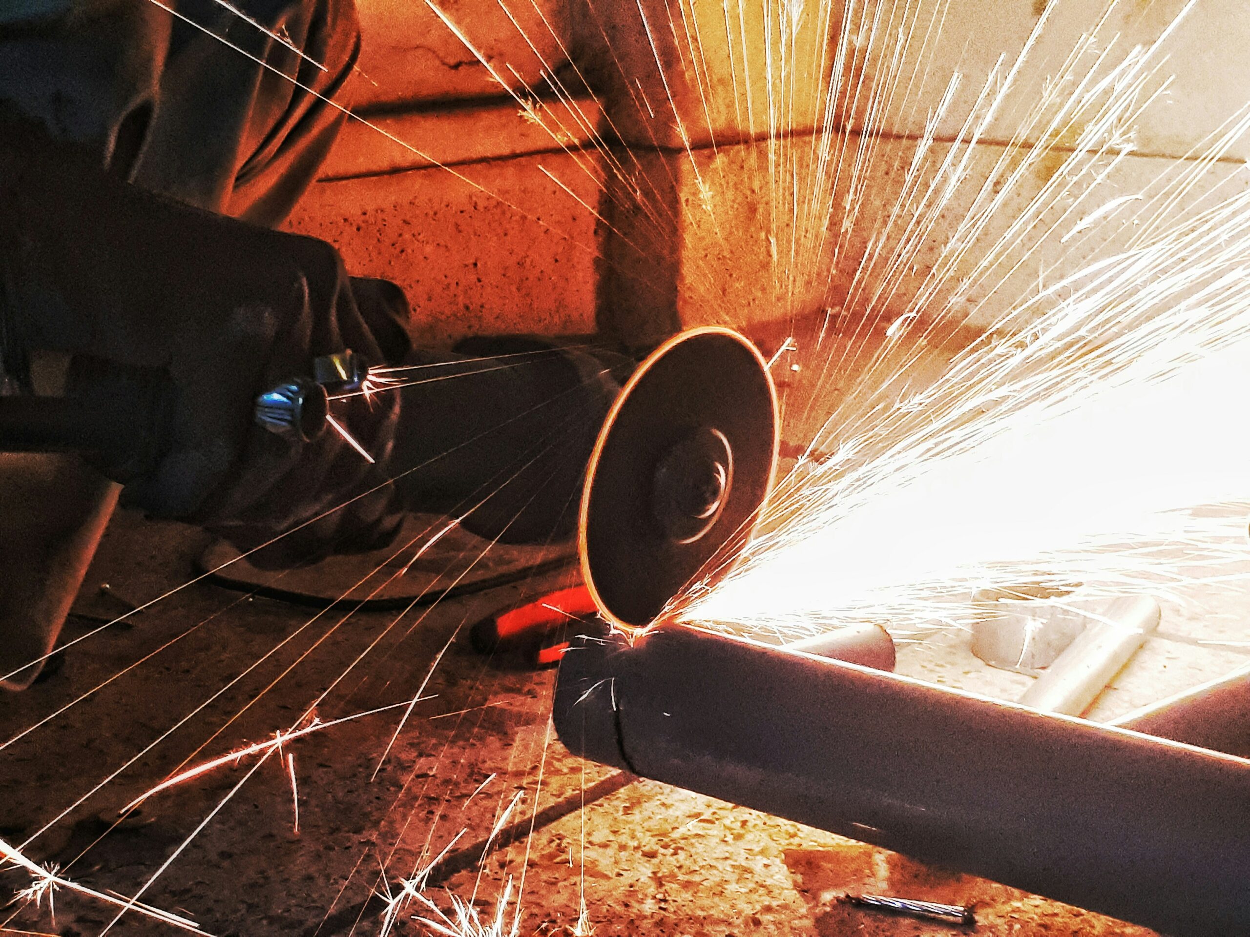 What are the differences between 4.0 Industry and 5.0 Industry?
