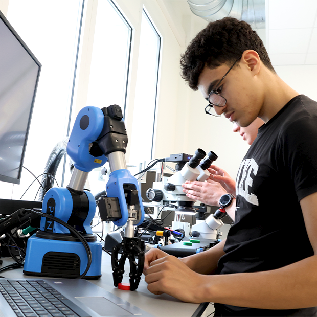 Differentiate and promote your school thanks to STEM learning