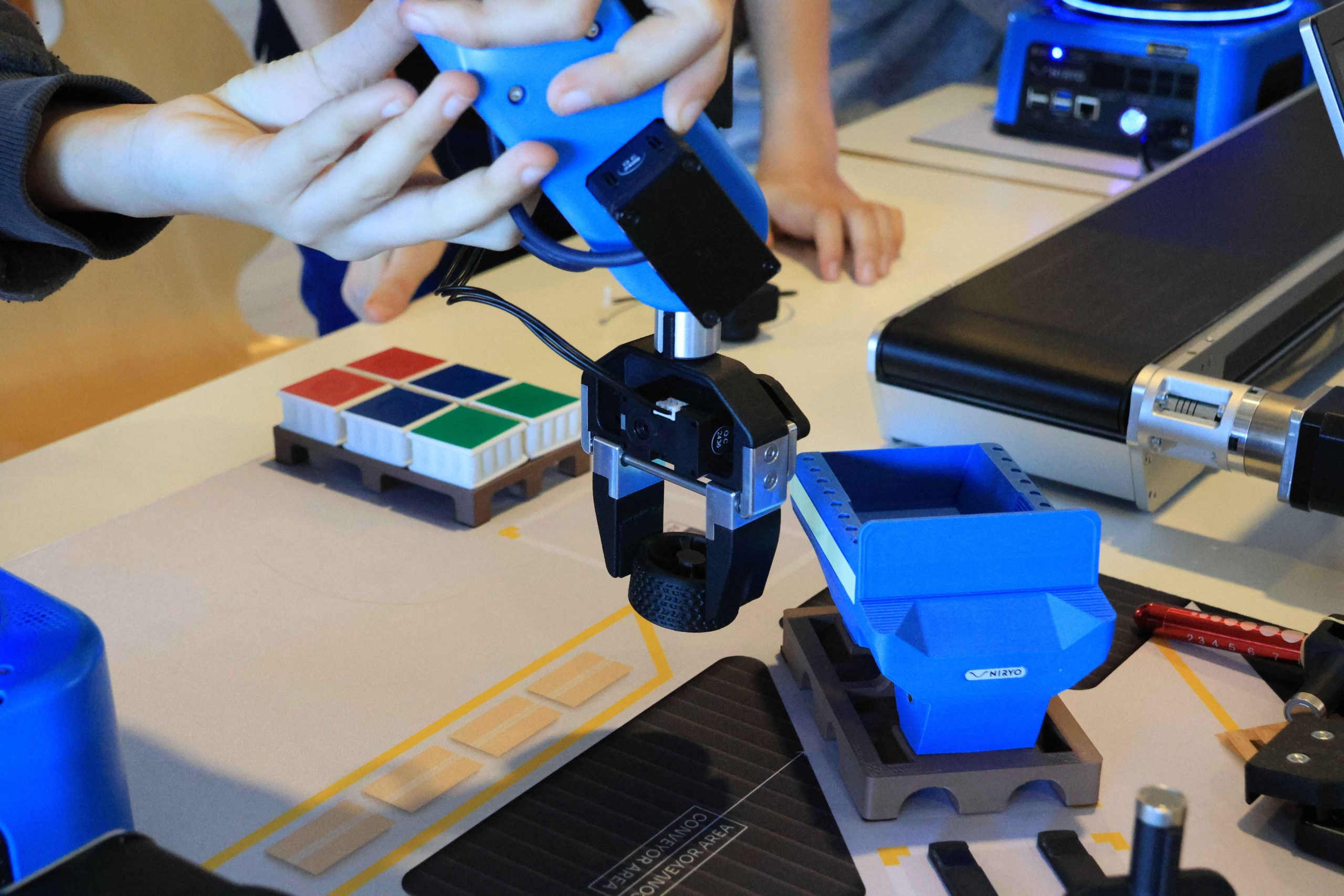 Robotik und Interdisziplinarität: Mathematik, Physik und Informatik in Aktion